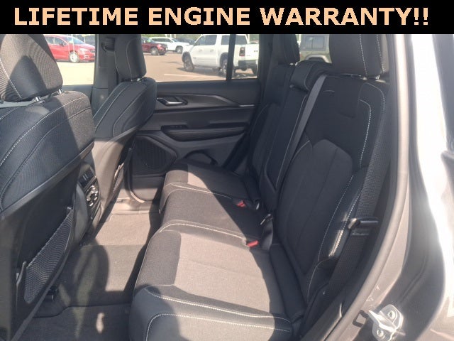 2025 Jeep Grand Cherokee GRAND CHEROKEE LAREDO X 4X4