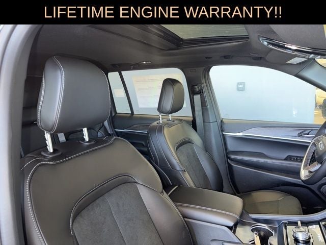 2026 Jeep Grand Cherokee Laredo