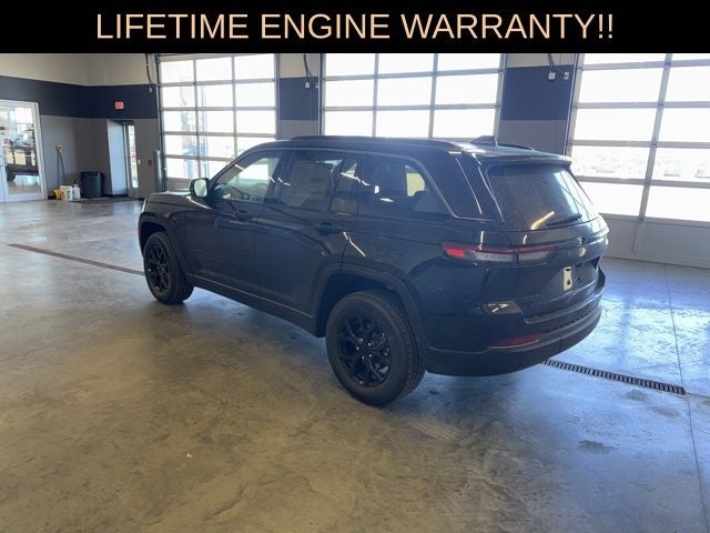 2026 Jeep Grand Cherokee Laredo