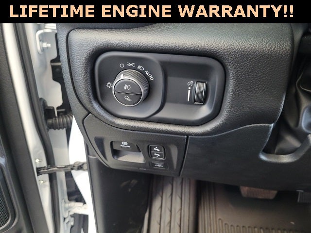 2025 RAM Ram 1500 RAM 1500 BIG HORN CREW CAB 4X4 5'7' BOX