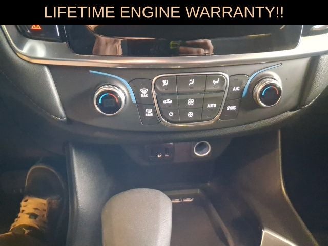 2023 Chevrolet Traverse LT Cloth w/2FL