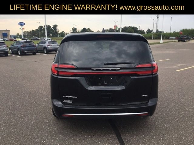 2027 Chrysler Pacifica Select