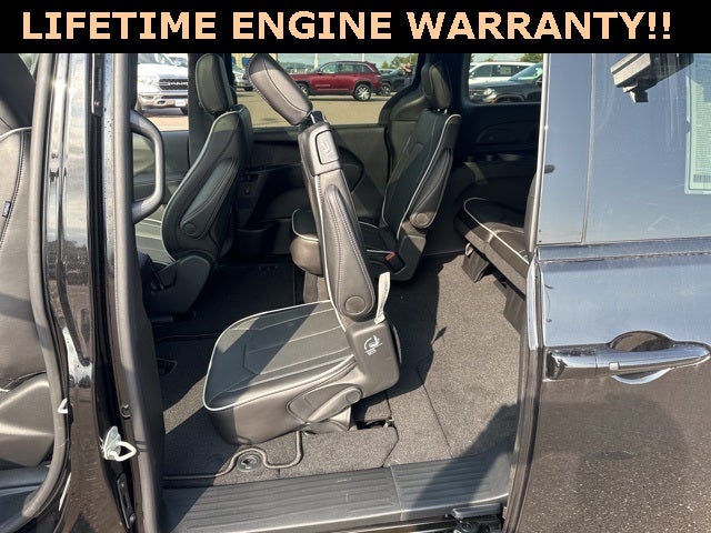 2026 Chrysler Pacifica PACIFICA LIMITED AWD