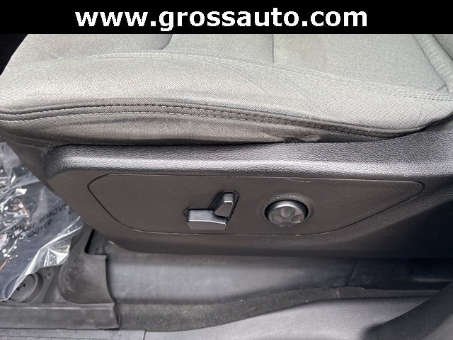 2020 RAM 1500 Big Horn Crew Cab 4x4 5'7' Box