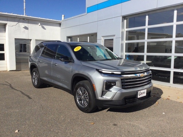 2025 Chevrolet Traverse AWD LT
