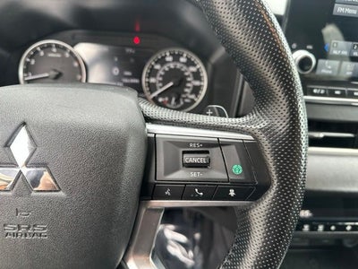 2024 Mitsubishi Outlander SE