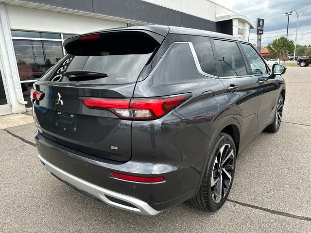 2024 Mitsubishi Outlander SE