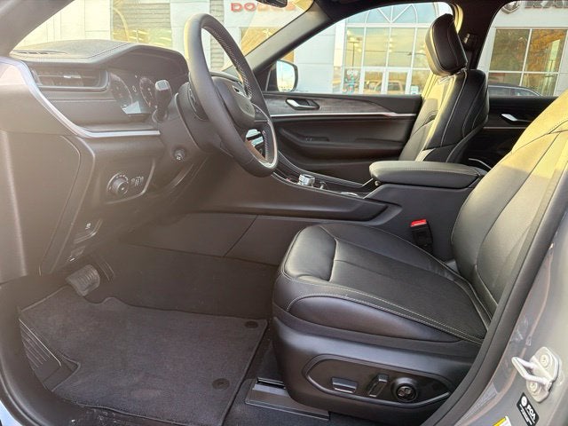 2027 Jeep Grand Cherokee L Limited Reserve