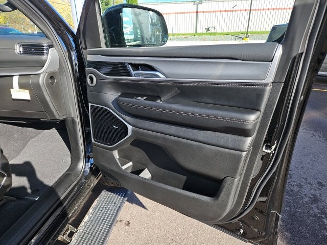 2027 Jeep Grand Wagoneer Limited Altitude