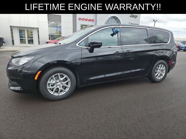 2026 Chrysler Voyager LX